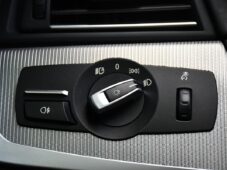 BMW M5 4.4 V8 NVISION HUD TOP STAV ČR - 32