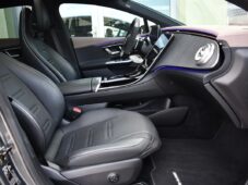 Mercedes-Benz EQE 43 AMG - 17