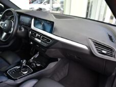 BMW Řada 2 218d M-SPORT PANO TAŽNÉ 1M ČR - 21