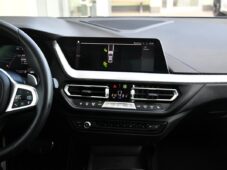 BMW Řada 2 218d M-SPORT PANO TAŽNÉ 1M ČR - 25