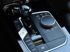 BMW Řada 2 218d M-SPORT PANO TAŽNÉ 1M ČR - 32