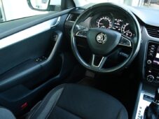 Škoda Octavia 1,6TDi DSG CARPLAY NAVI - 22