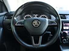 Škoda Octavia 1,6TDi DSG CARPLAY NAVI - 26