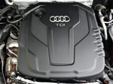 Audi A4 2.0TDi TAŽNÉ 2XKLÍČ P.SENZORY - 36
