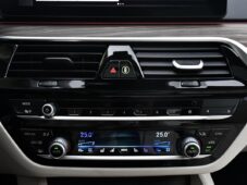 BMW Řada 5 540i xD LUXURY HUD LASER TAŽNÉ - 28