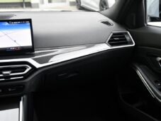 BMW Řada 3 320d xD MSPORT PANO NTOP TAŽNÉ - 7