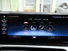 BMW Řada 3 320d xD MSPORT PANO NTOP TAŽNÉ - 32