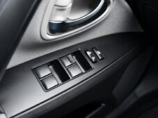 Toyota Avensis 2.0D ČR MOTOR BMW - 28