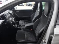 Škoda Superb 2.0TDi SPORTLINE ACC TAŽNÉ 1M - 9