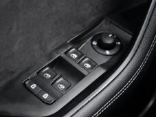Škoda Superb 2.0TDi SPORTLINE ACC TAŽNÉ 1M - 26