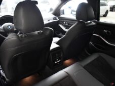 BMW Řada 3 320d xD MSPORT PANO NTOP 1M ČR - 17