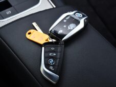 BMW Řada 3 320d xDrive M-SPORT TAŽNÉ ČR 1 - 41
