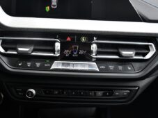 BMW Řada 2 218d M-SPORT ČR 1M - 25