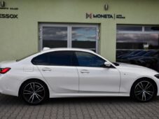 BMW Řada 3 320d xD M-SPORT ČR - 11