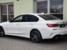 BMW Řada 3 320d xD M-SPORT ČR - 2
