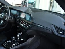 BMW Řada 2 218d M-SPORT HUD 1M ČR - 17