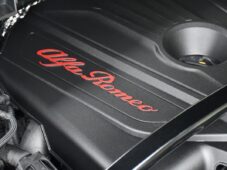 Alfa Romeo Stelvio VELOCE Q4 1M ZÁRUKA - 35