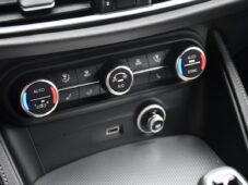 Alfa Romeo Stelvio VELOCE Q4 1M ZÁRUKA - 25