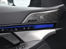 BMW i5 xDrive40 MSPORT B&W HUD TAŽNÉ - 18