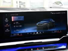 BMW i5 xDrive40 MSPORT B&W HUD TAŽNÉ - 35