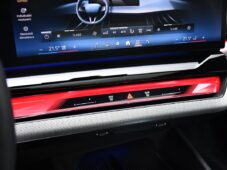 BMW i5 xDrive40 MSPORT B&W HUD TAŽNÉ - 36