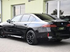 BMW i5 xDrive40 MSPORT B&W HUD TAŽNÉ - 2