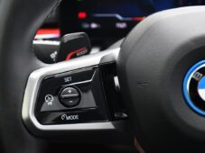 BMW i5 xDrive40 MSPORT B&W HUD TAŽNÉ - 44