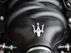 Maserati GranTurismo SPORT 4.7 V8 MC CARBON ČR - 45