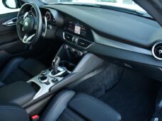 Alfa Romeo Giulia 2.0Turbo206kW AT8-Q4 Veloce - 11