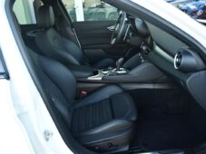 Alfa Romeo Giulia 2.0Turbo206kW AT8-Q4 Veloce - 12