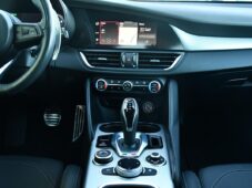 Alfa Romeo Giulia 2.0Turbo206kW AT8-Q4 Veloce - 22