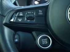 Alfa Romeo Giulia 2.0Turbo206kW AT8-Q4 Veloce - 28