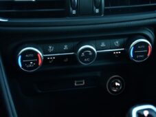 Alfa Romeo Giulia 2.0Turbo206kW AT8-Q4 Veloce - 31