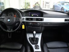 BMW Řada 3 330d xDrive M-PAKET PANO A/T - 4