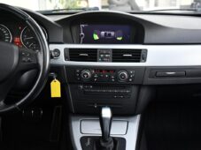 BMW Řada 3 330d xDrive M-PAKET PANO A/T - 6