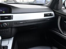 BMW Řada 3 330d xDrive M-PAKET PANO A/T - 7