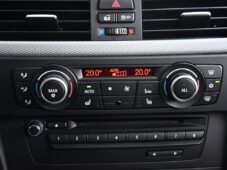 BMW Řada 3 330d xDrive M-PAKET PANO A/T - 26