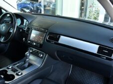 Volkswagen Touareg 3.0TDi V6 R-LINE 4M ACC TAŽNÉ - 16