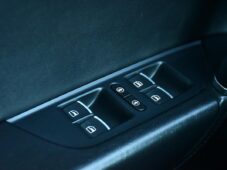 Volkswagen Touareg 3.0TDi V6 R-LINE 4M ACC TAŽNÉ - 42