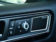 Volkswagen Touareg 3.0TDi V6 R-LINE 4M ACC TAŽNÉ - 37