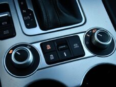 Volkswagen Touareg 3.0TDi V6 R-LINE 4M ACC TAŽNÉ - 27