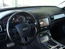 Volkswagen Touareg 3.0TDi V6 R-LINE 4M ACC TAŽNÉ - 13