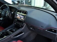 Jaguar F-Pace 20d AWD PANO 2XKOLA - 17