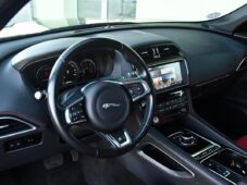 Jaguar F-Pace 20d AWD PANO 2XKOLA - 15