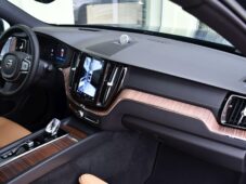 Volvo XC60 T8 RECHARGE AWD REZERVACE - 17