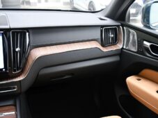 Volvo XC60 T8 RECHARGE AWD REZERVACE - 7