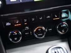 Škoda Superb 1.5TSi 150HP L&K ČR ACC K360° - 35