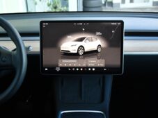 Tesla Model Y RWD PANO 35tis.KM - 6