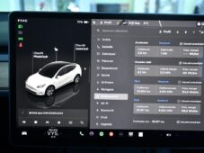 Tesla Model Y RWD PANO 35tis.KM - 38