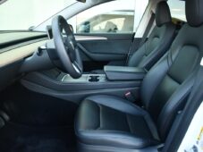 Tesla Model Y RWD PANO 35tis.KM - 12